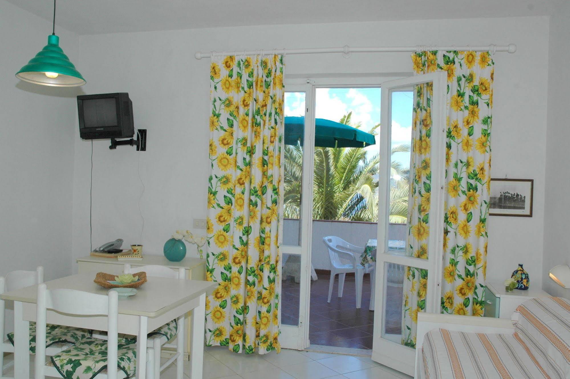 Hotel La Turistica Moricone Exterior foto